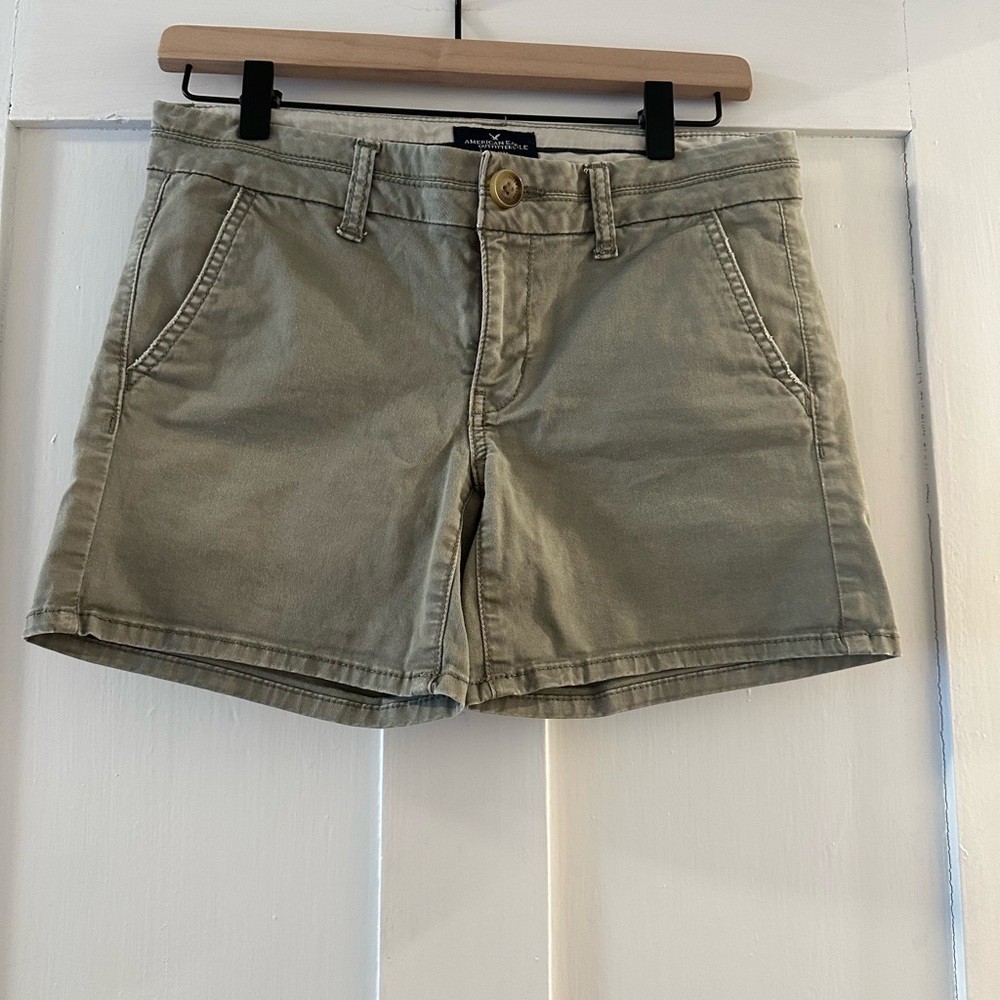 American Eagle Outfitters Tan Bermuda Shorts Relaxed Fit